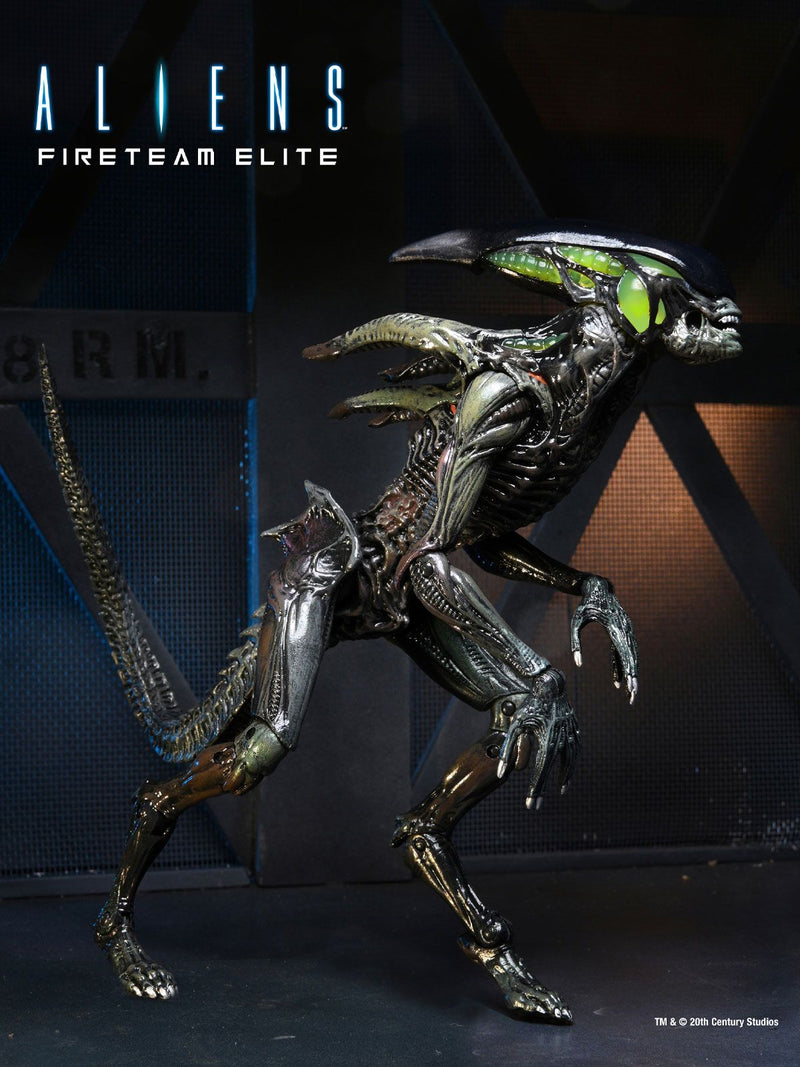 NECA: Aliens - Fireteam Elite Spitter 7″ Action Figure